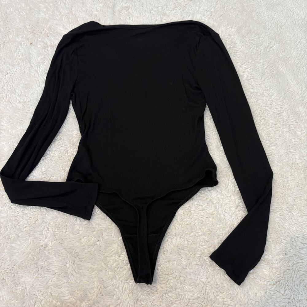 Aritzia Womens Sunday Best M Long Sleeve Black Preppy College Minimalist Soft - Picture 2 of 7